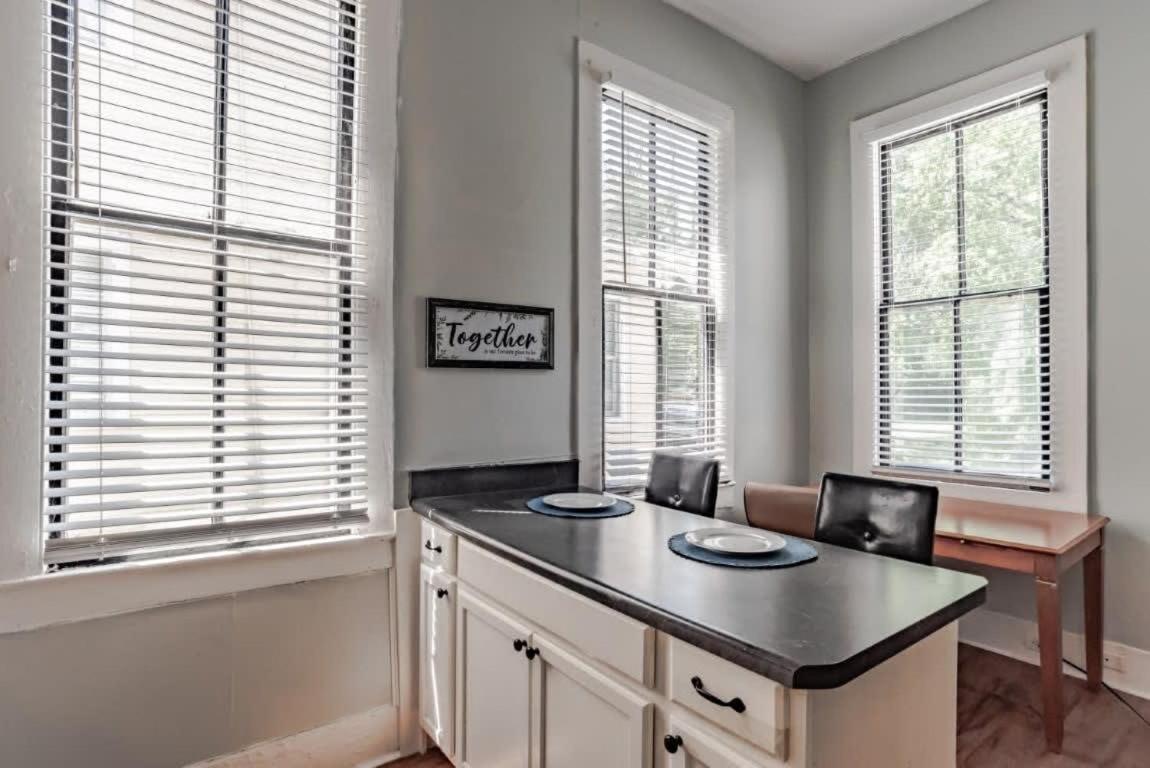 Mins From Downtown & Dining, Dauphin Darling 2 Apartamento Mobile Exterior foto